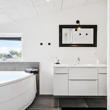 3 Bedroom Lovely In 펜션 *