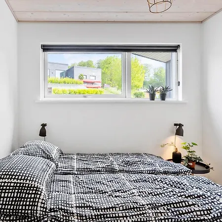 펜션 3 Bedroom Lovely In