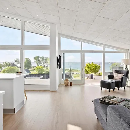 3 Bedroom Lovely In 펜션